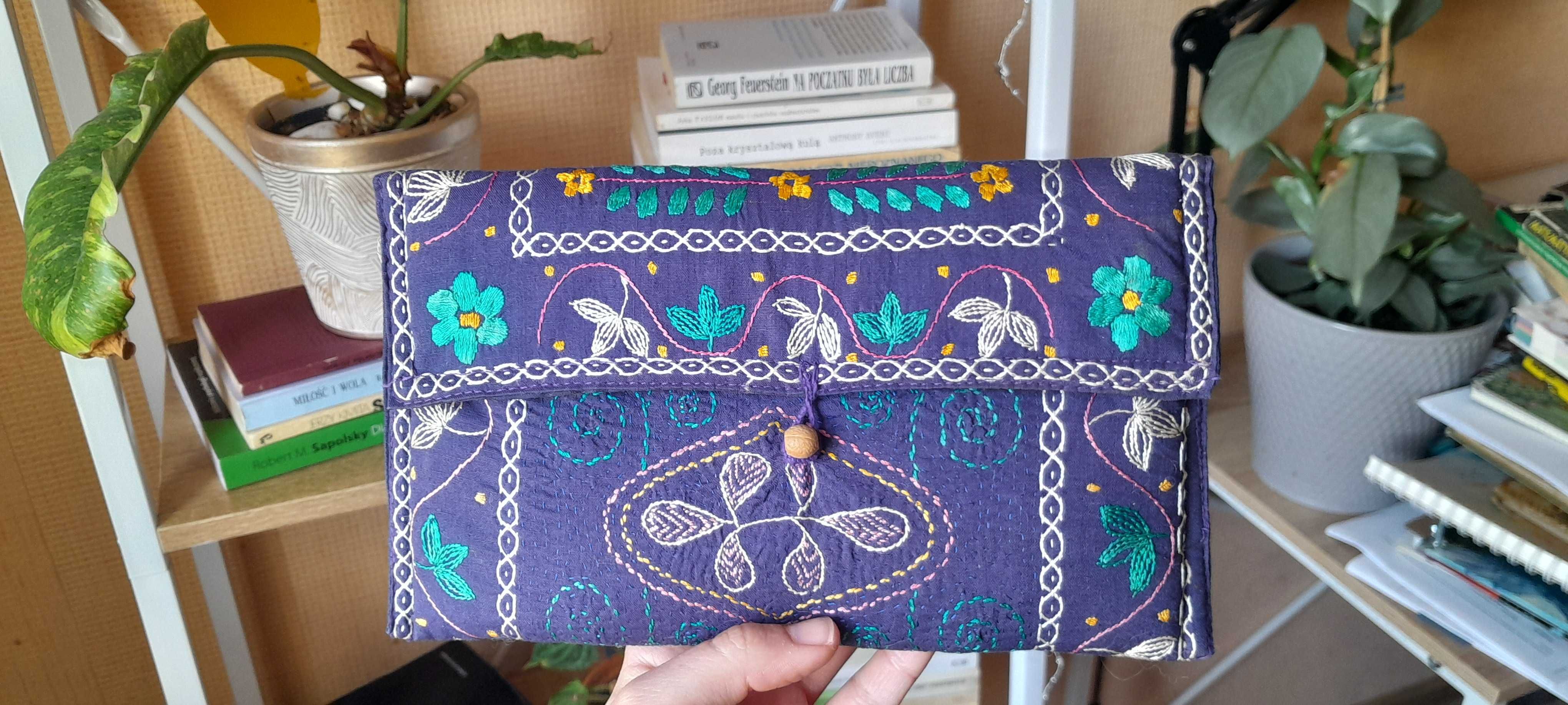 wyszywana haftowana kosmetyczna kwiaty handmade