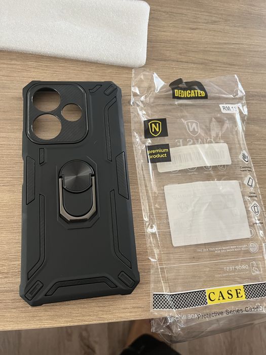 Nowe etui na telefon Redmi Note 13 z magnetycznym stojakiem