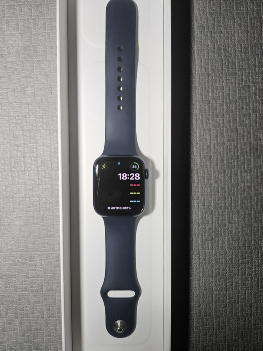 Apple Watch 6, 44 мм идеальное состояние