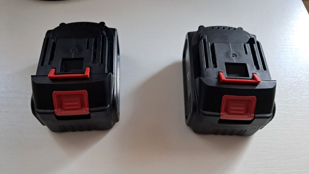 Акумулятор  21v 3ah в корпусі