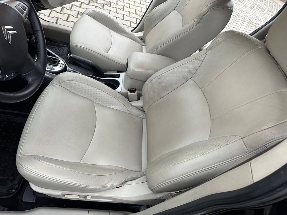 CITROEN  C-CROSSER. Автомат. 7-мість