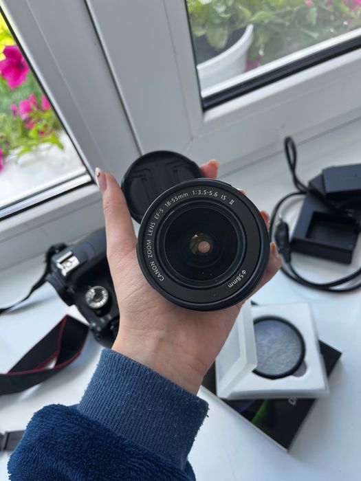 Canon 1200D + 18–55mm (kit) + 2 батареї + зарядка + кабель