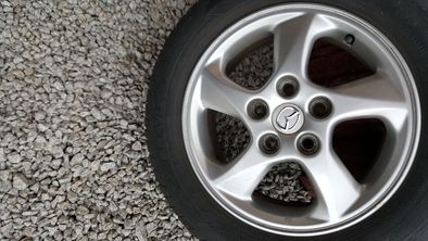 Mazda 626 GF 1999r. Koła, felgi alu 5x114.3 R15, lusterko, półka tył.