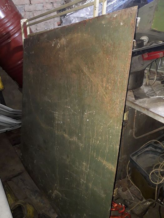 Продам лист 120х127см 2.5мм