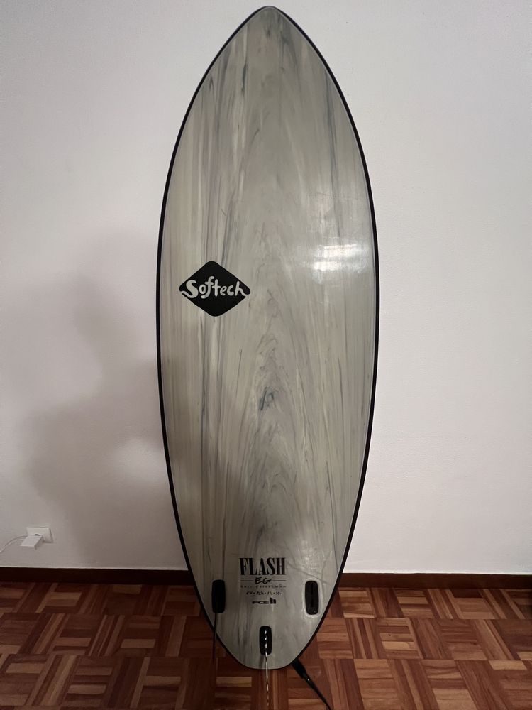 Prancha Surf Softech Flash EG 6’0 + Extras