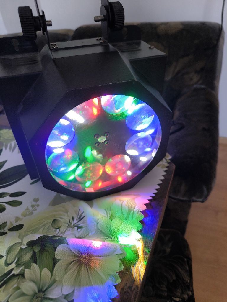 Lampa Revo uszkodzona pleksa tylko.