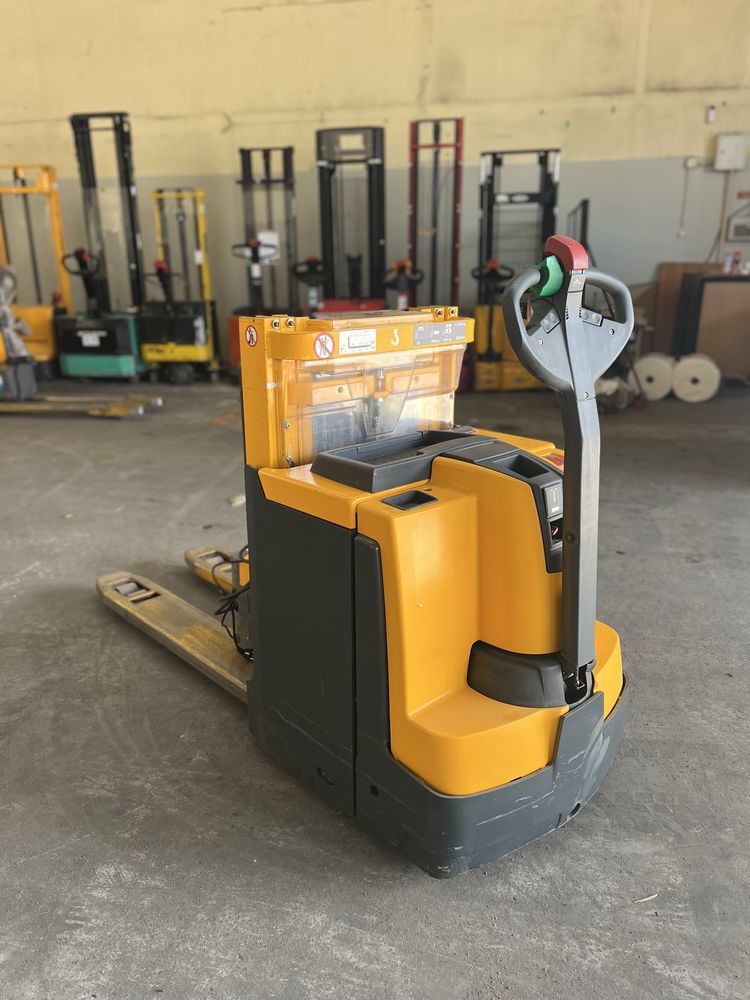 Stacker Elétrico Triplex 2000kg