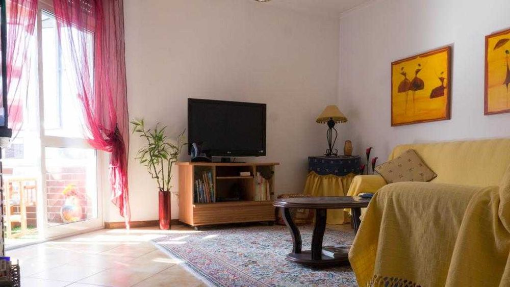 Quarto para arrendar em casa partilhada apenas com mais uma pessoa
