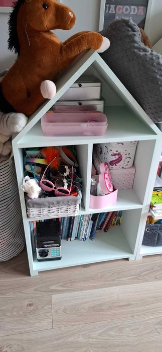 Meble dziecięce - regały w kształcie domków