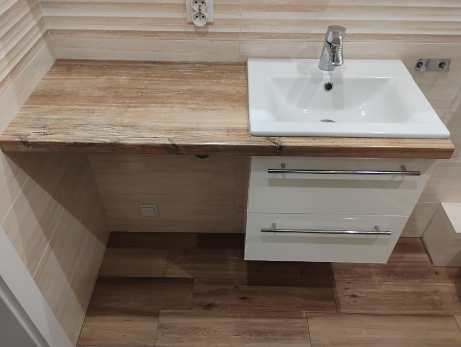 Umywalka z blatem i szafką