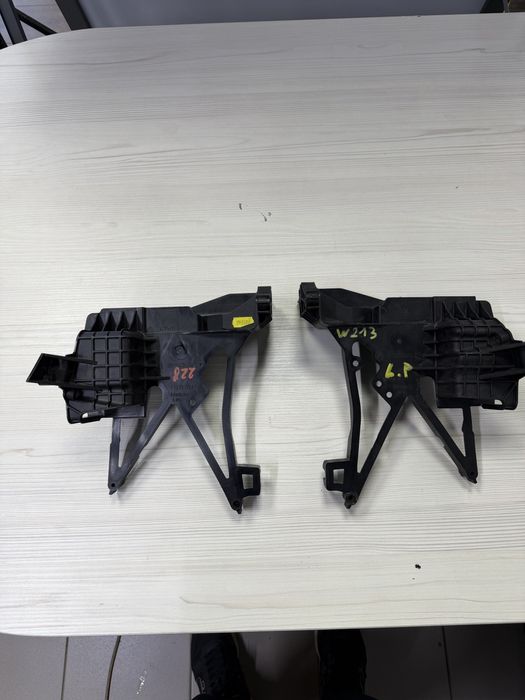 Кронштейни кріплення переднього бампера Mercedes W213 (E-клас)