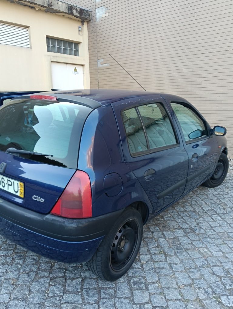 Renault Clio 2000