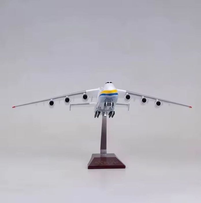 Antonov 225 Aviao de coleção nome “Myrna” escala 1/067