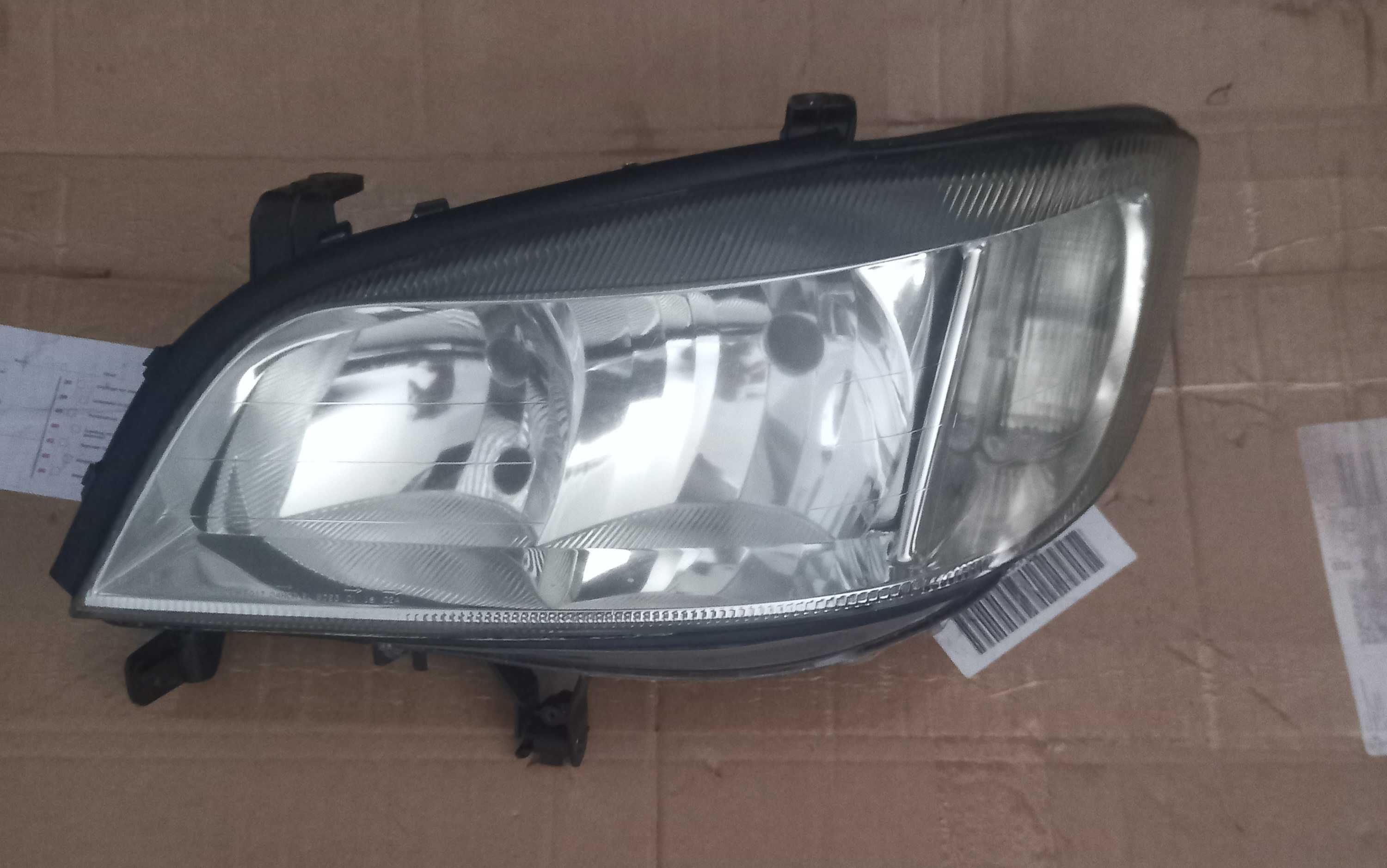 Lampa lewy przod lewa Opel Zafira A