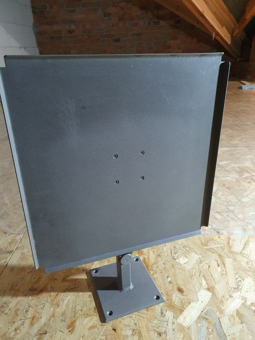 Полка для телевизора и музыкальной колонки