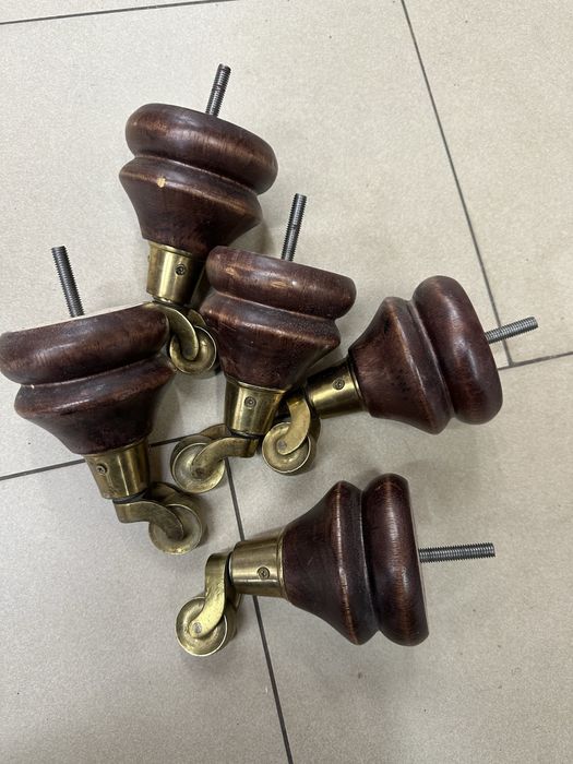 Dreniano-mosiężne nogi 5 szt. do fotela chesterfield kółka