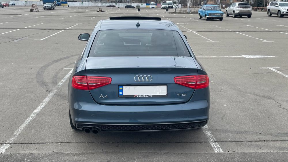 Продам Audi A4 B8 S-LINE