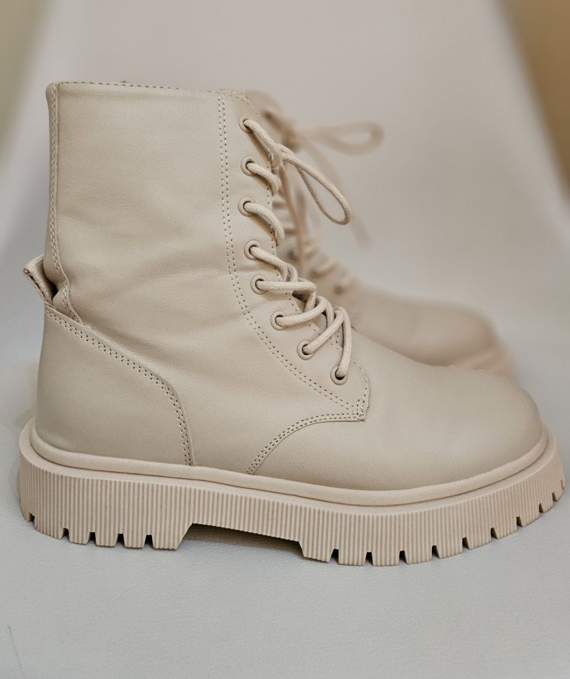 Botas Bege  Zara