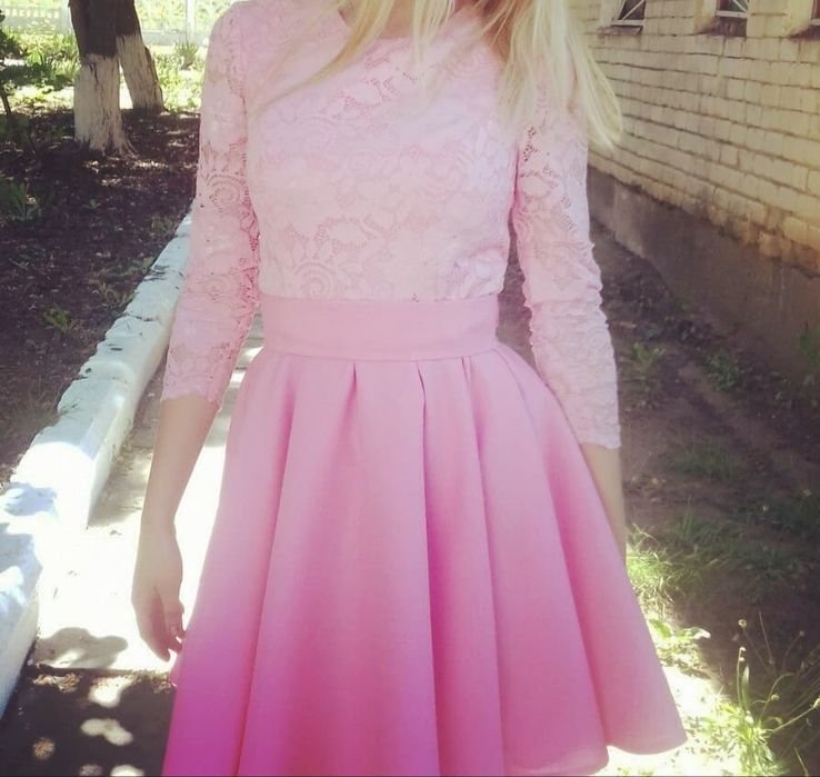 Рожева святкова сукня