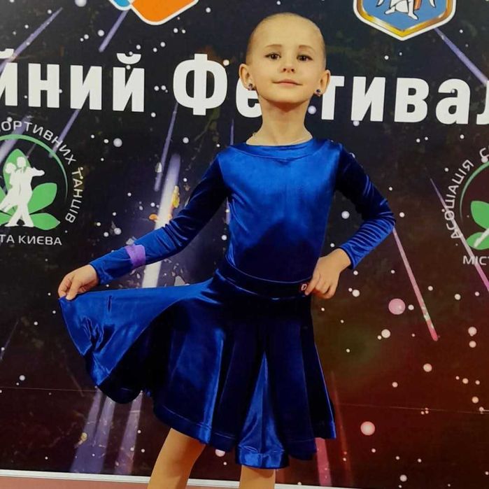 Турнірна бальна сукня