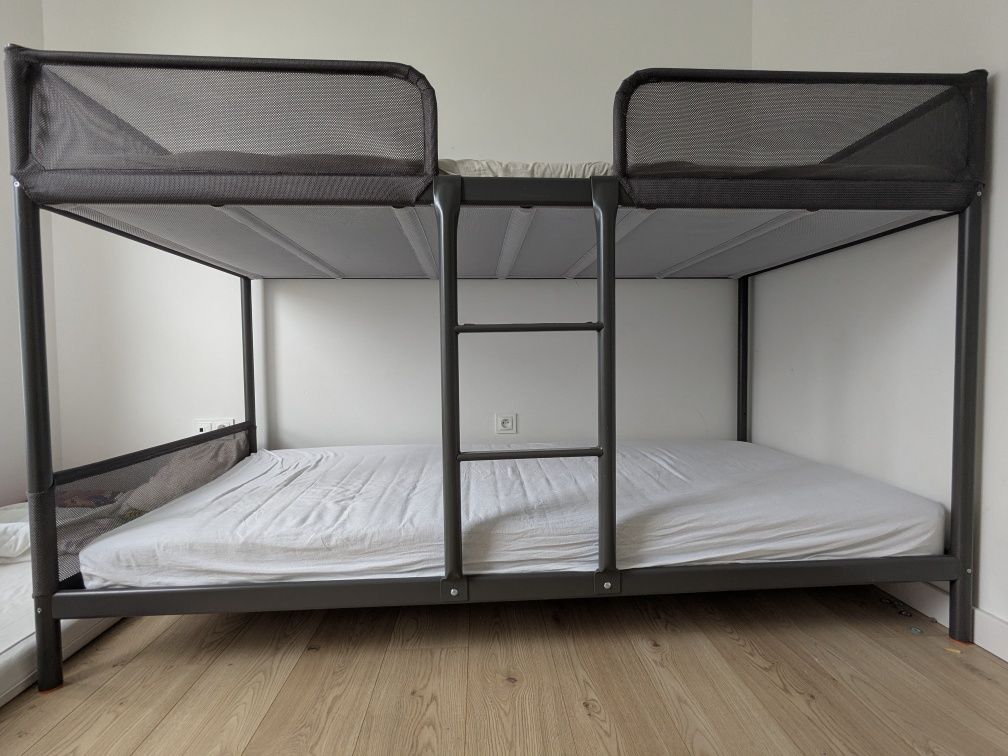 Łòżko piętrowe IKEA TUFFING + 1 materac piankowy