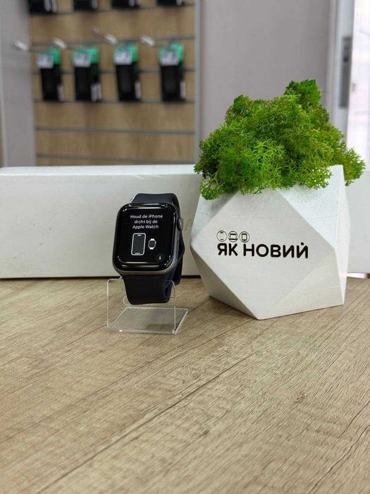 Apple Watch Series 5 GPS 44mm Space Gray Aluminum w. Black b.