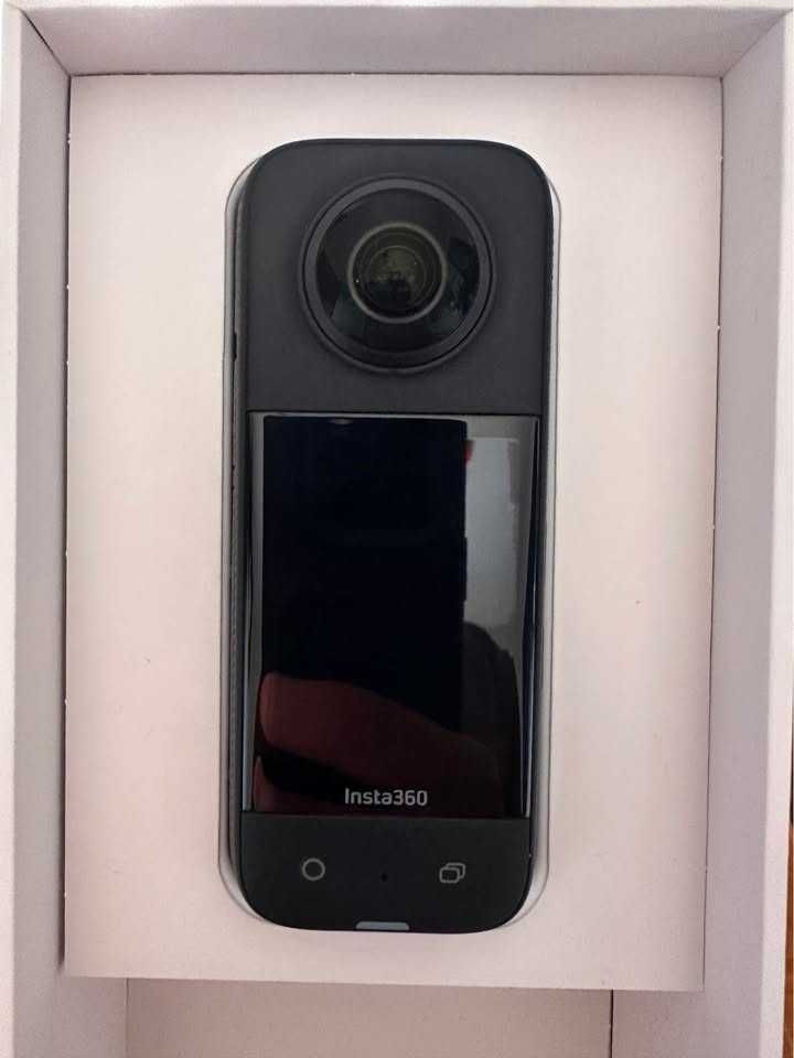 Câmara Insta 360 X3