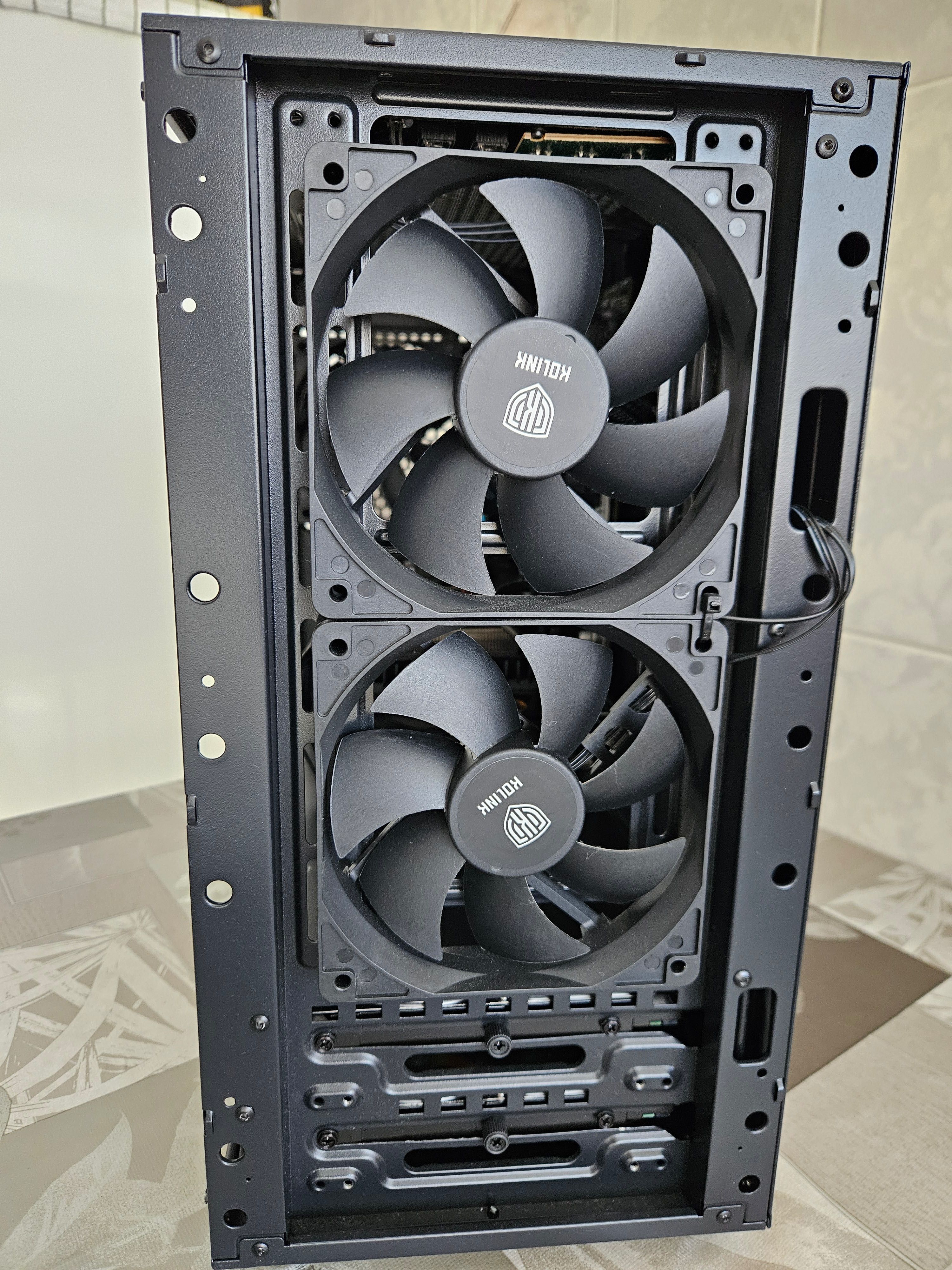 PC Gamer Intel i3 RX 6600