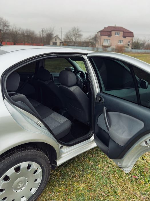 Шкода тур 1.6 MPI (Чешка)