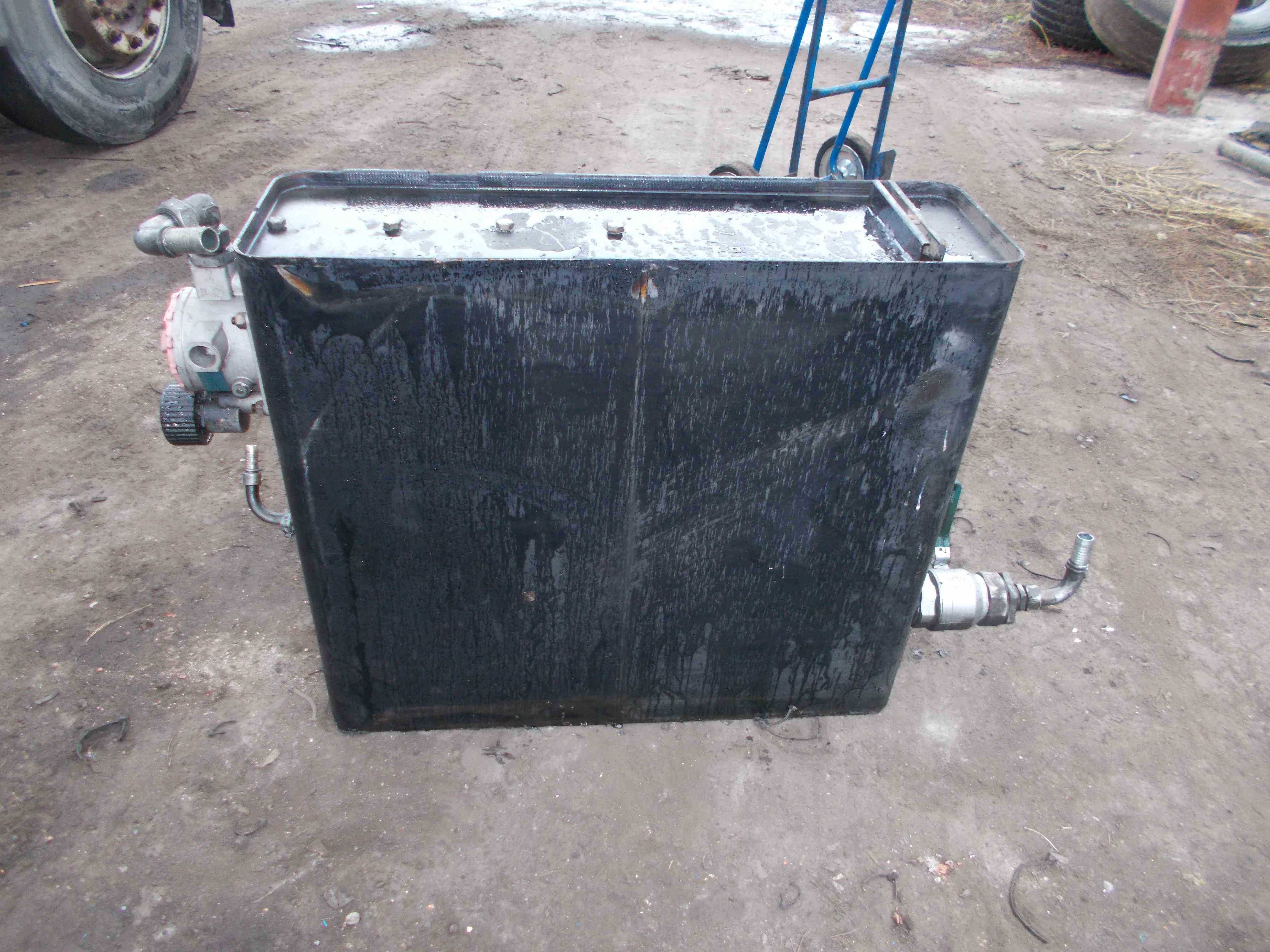 Zbiornik na olej hydrauliczny ok 150L filtr zawór spustowy