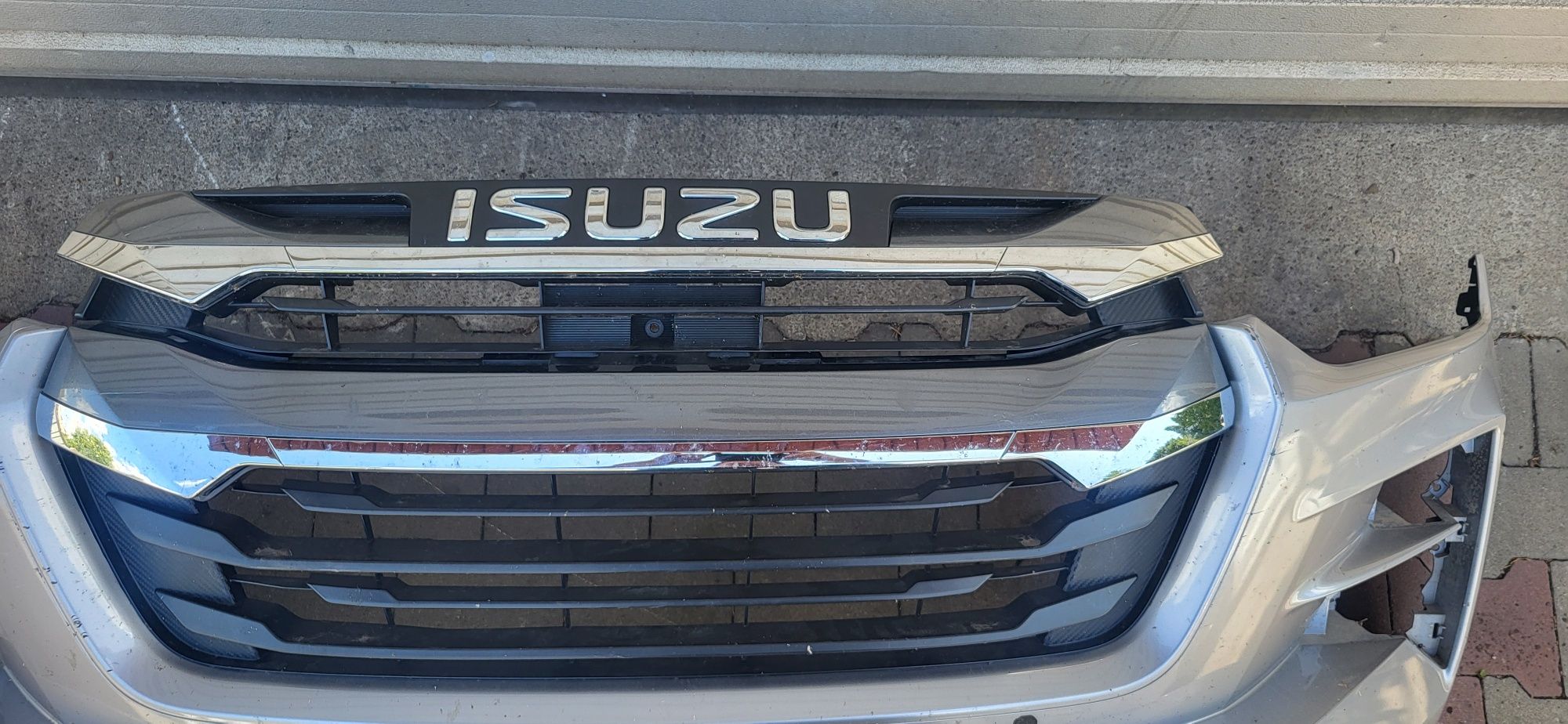 Zderzak przód Isuzu D MAX III GRILL