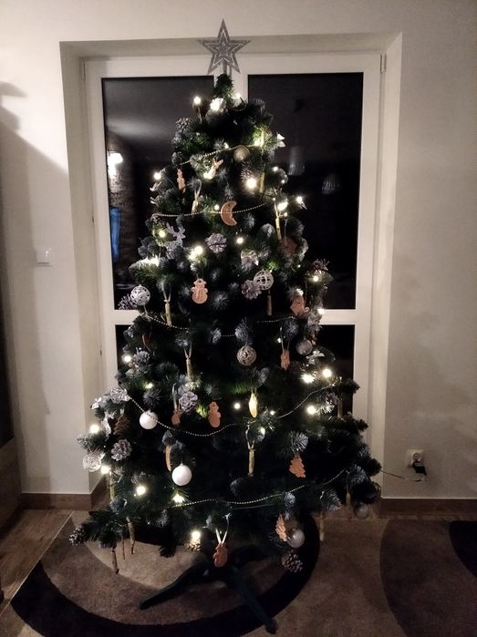 Choinka 220 cm w bardzo dobrym stanie