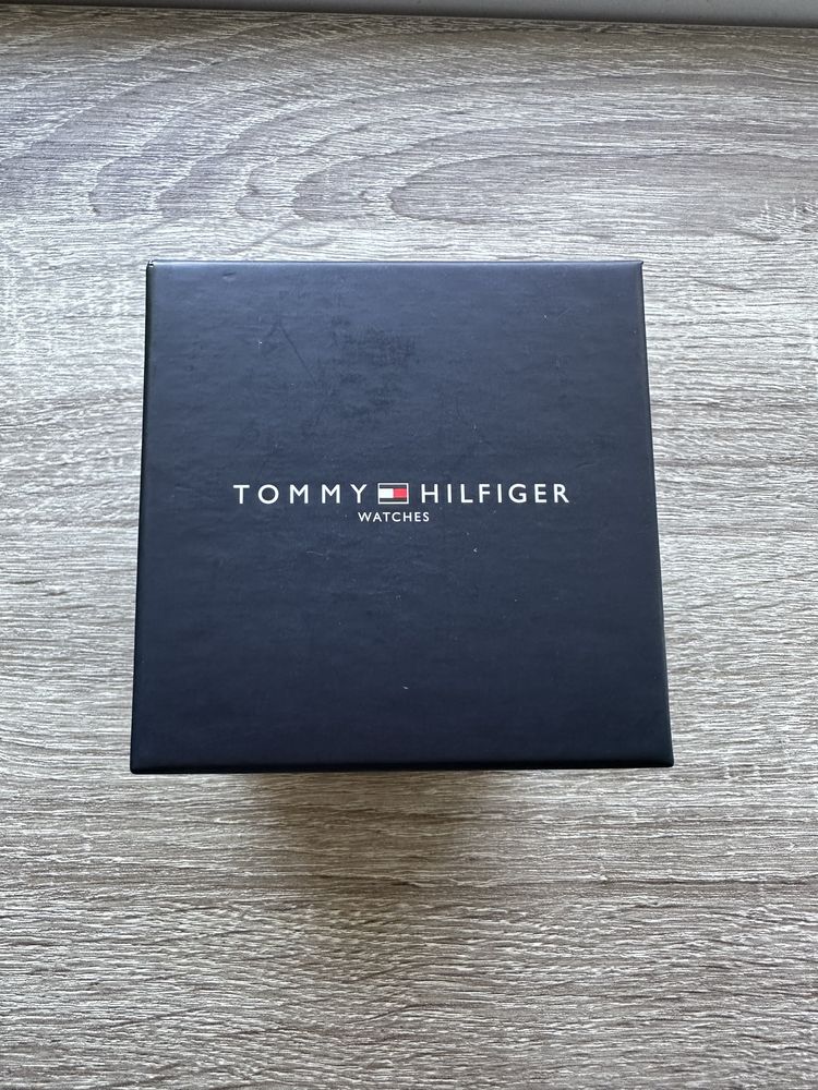 Новий годинник Tommy Hilfiger