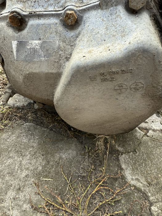 Коробка на Вектру а F16