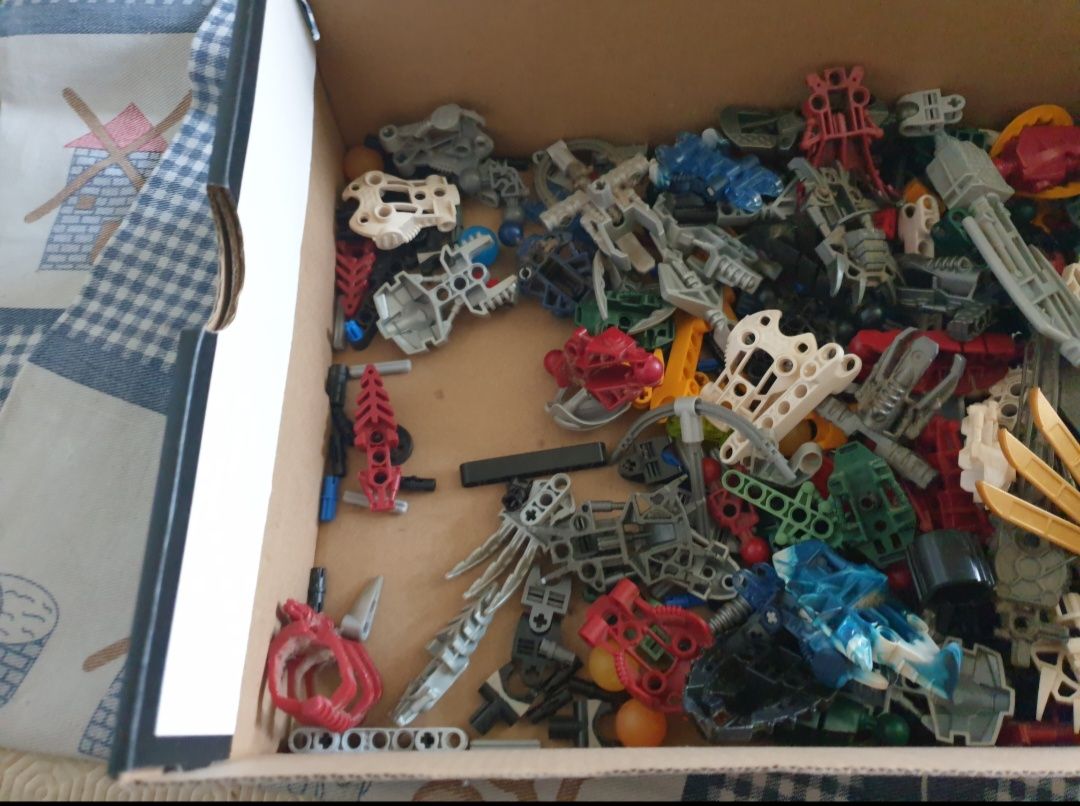 Lego bionicle conjunto
