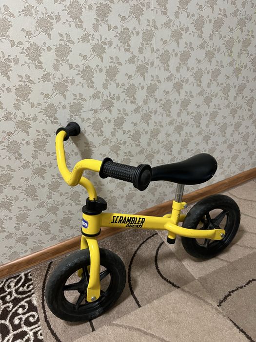 Біговел Chicco "Red Bullet"