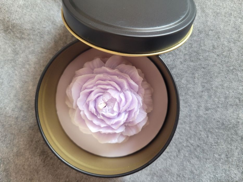 Świeca sojowa w puszce