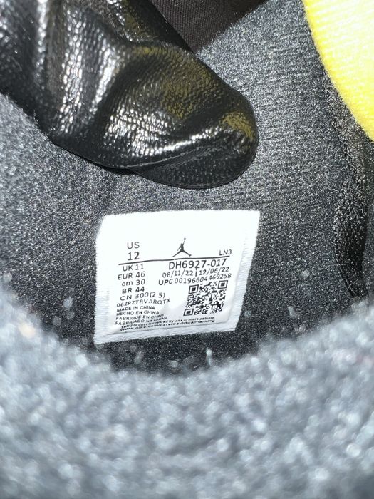 Jordan 4 yellow black
