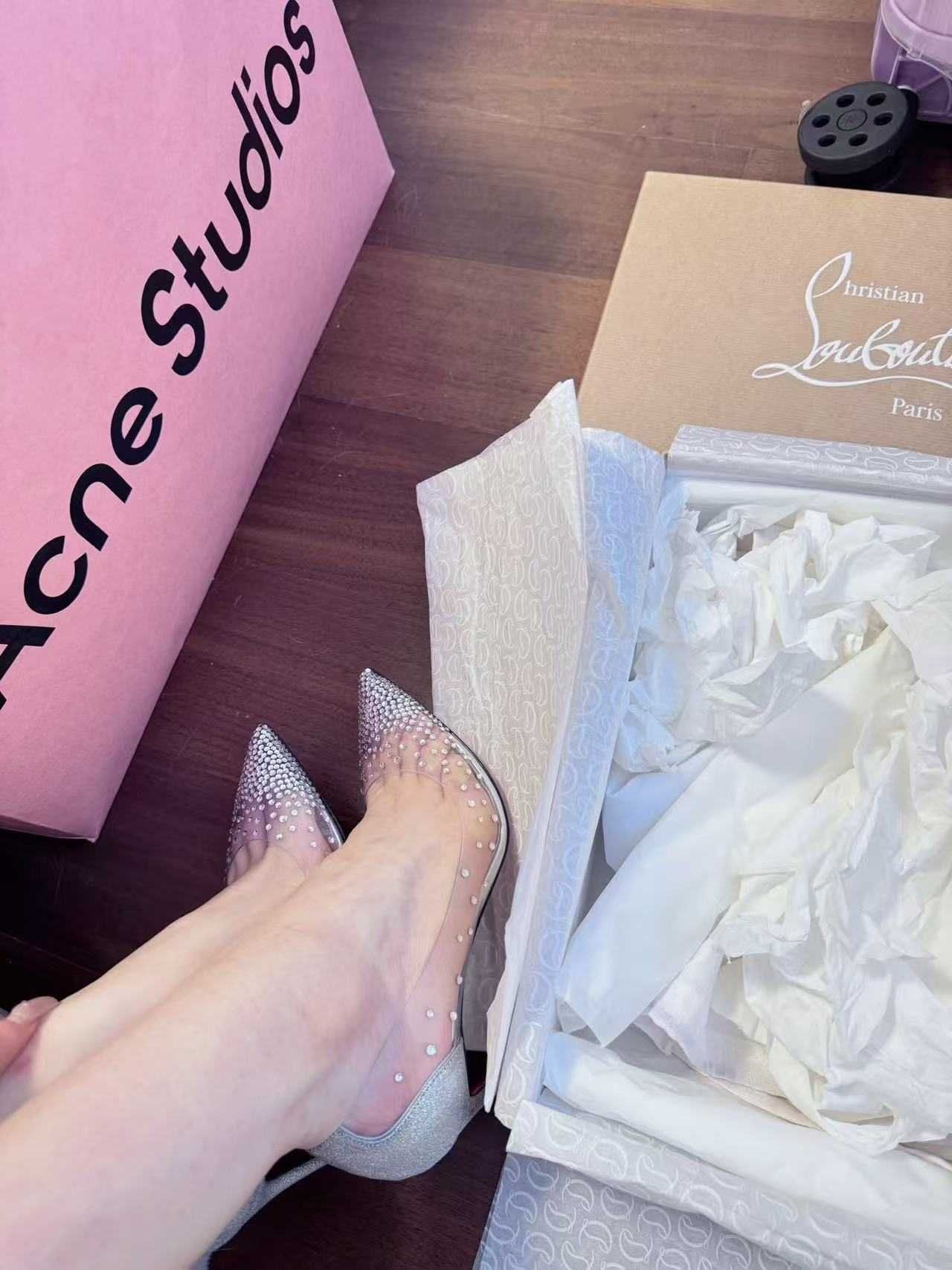 Christian Louboutin (CL), sapatos de salto alto novos em folha