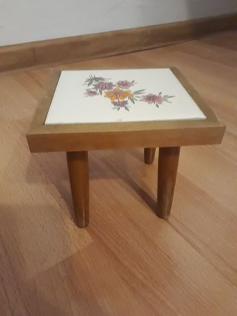 Drewniany stolik dla lalek wym.13/11cm (Vintage.)
