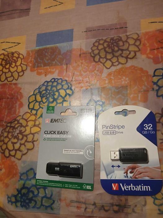 Pen usb Emtec e Pens Verbatin e cartoes microdrive