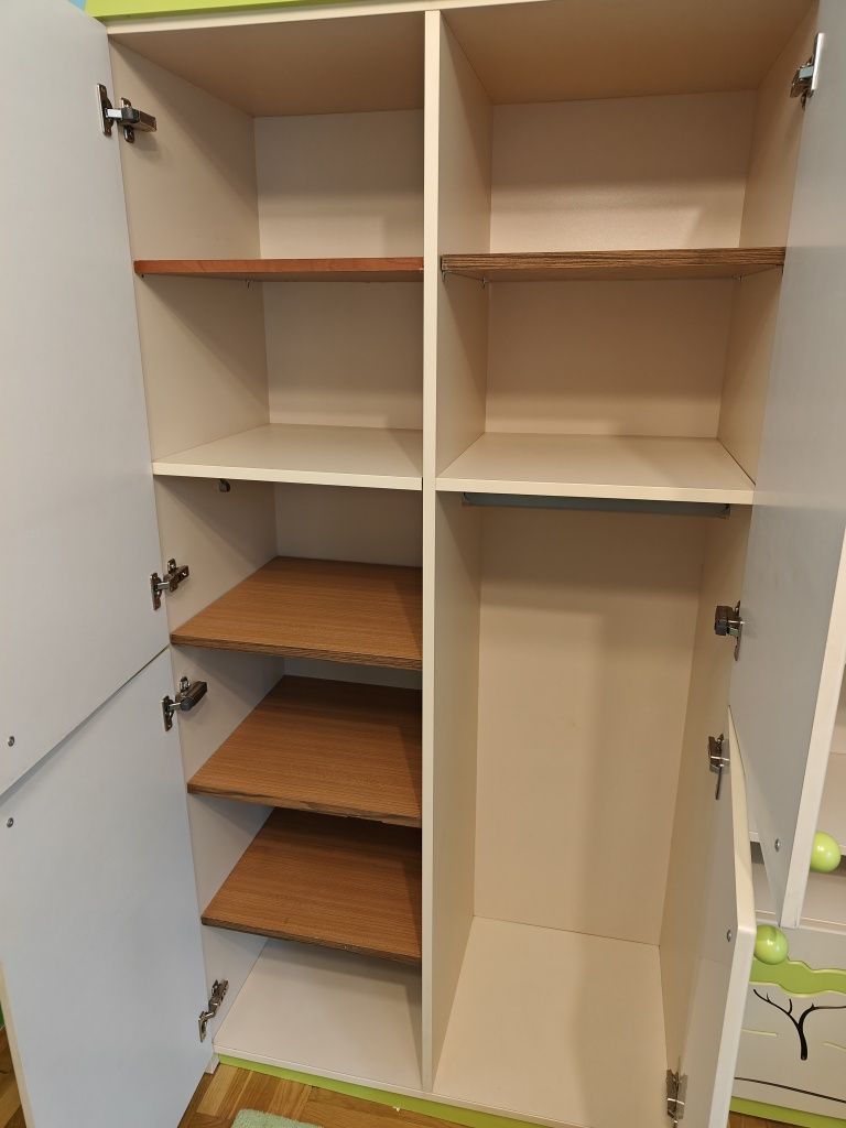 Szafa, regał potrójny, łóżko z szufladą, meble firmy Meblik, zadbane