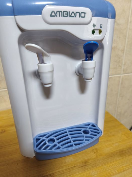 Dispensador de água fresca e natural