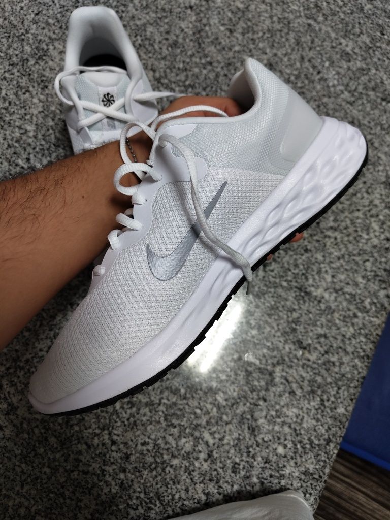 Tenis Nike Revolution 6 tamanho 43