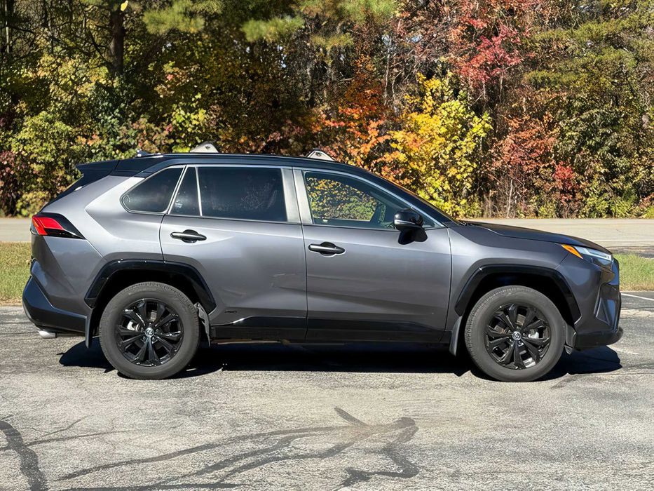 Toyota RAV4      2022