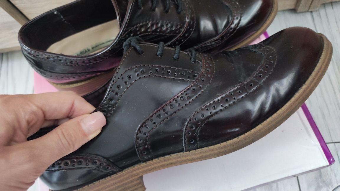 Półbuty, buty lakierowane, damskie oksfordki, oxfordy 39.