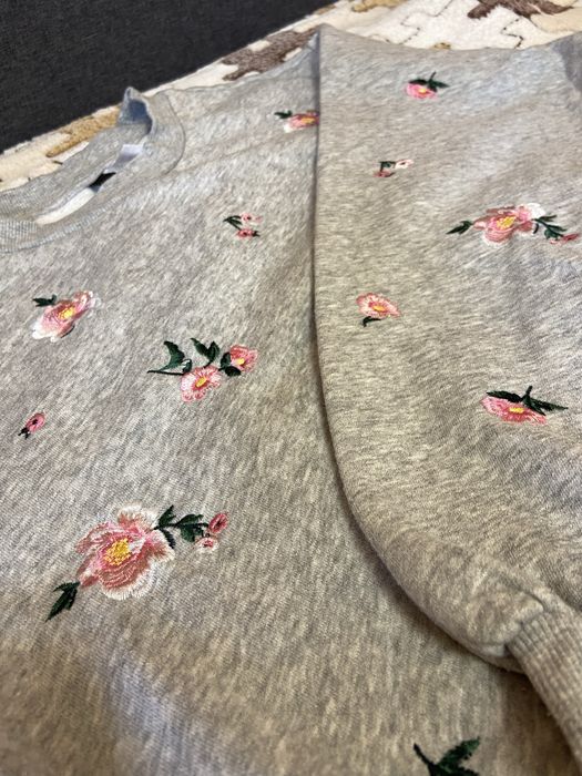 Світшот з вишивкою