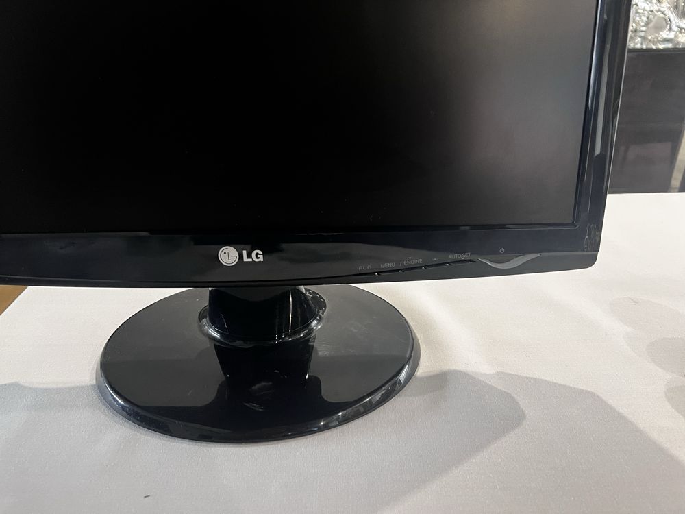 Sprzedam monitor LG Flatron W1943SS-PF