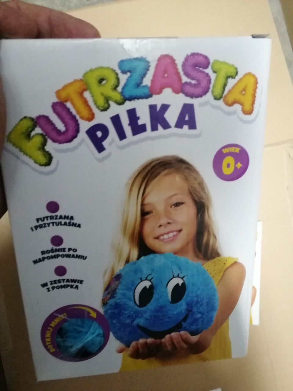 Futrzasta piłka nowa