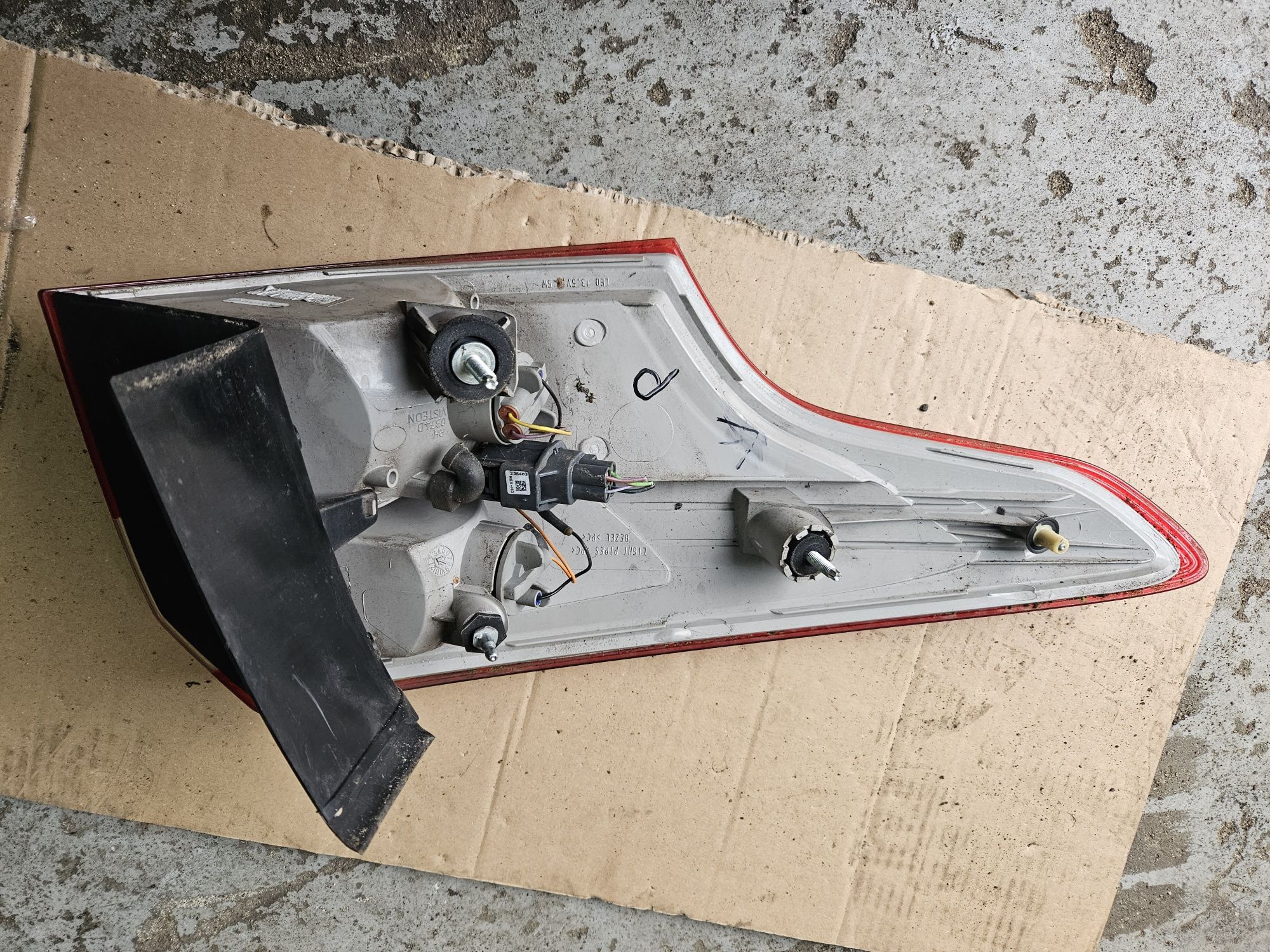 Lampa tyl prawa Ford Focus MK3 kombi